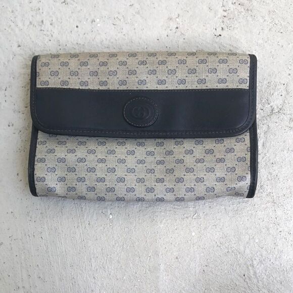 Gucci Handbags - Vintage Gucci crossbody/clutch